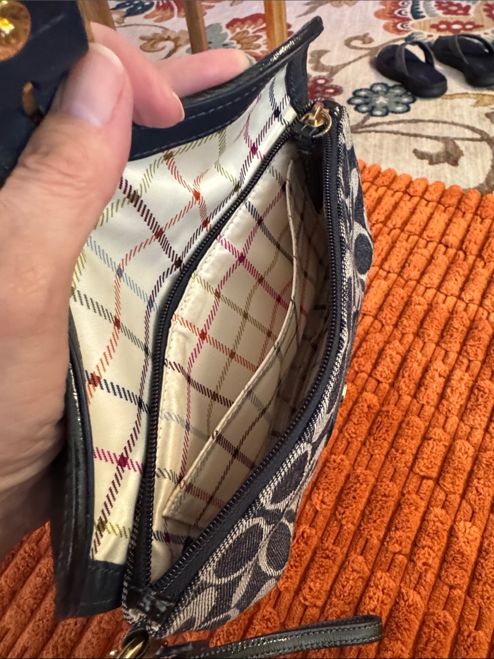 Coach canvas and patent leather Bleecker wristlet with tattersall interior - Picture 3 of 5